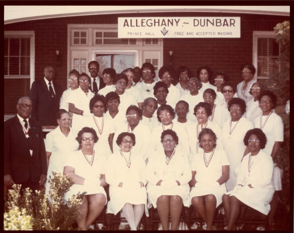 Photo of members of the Order of the Eastern Star